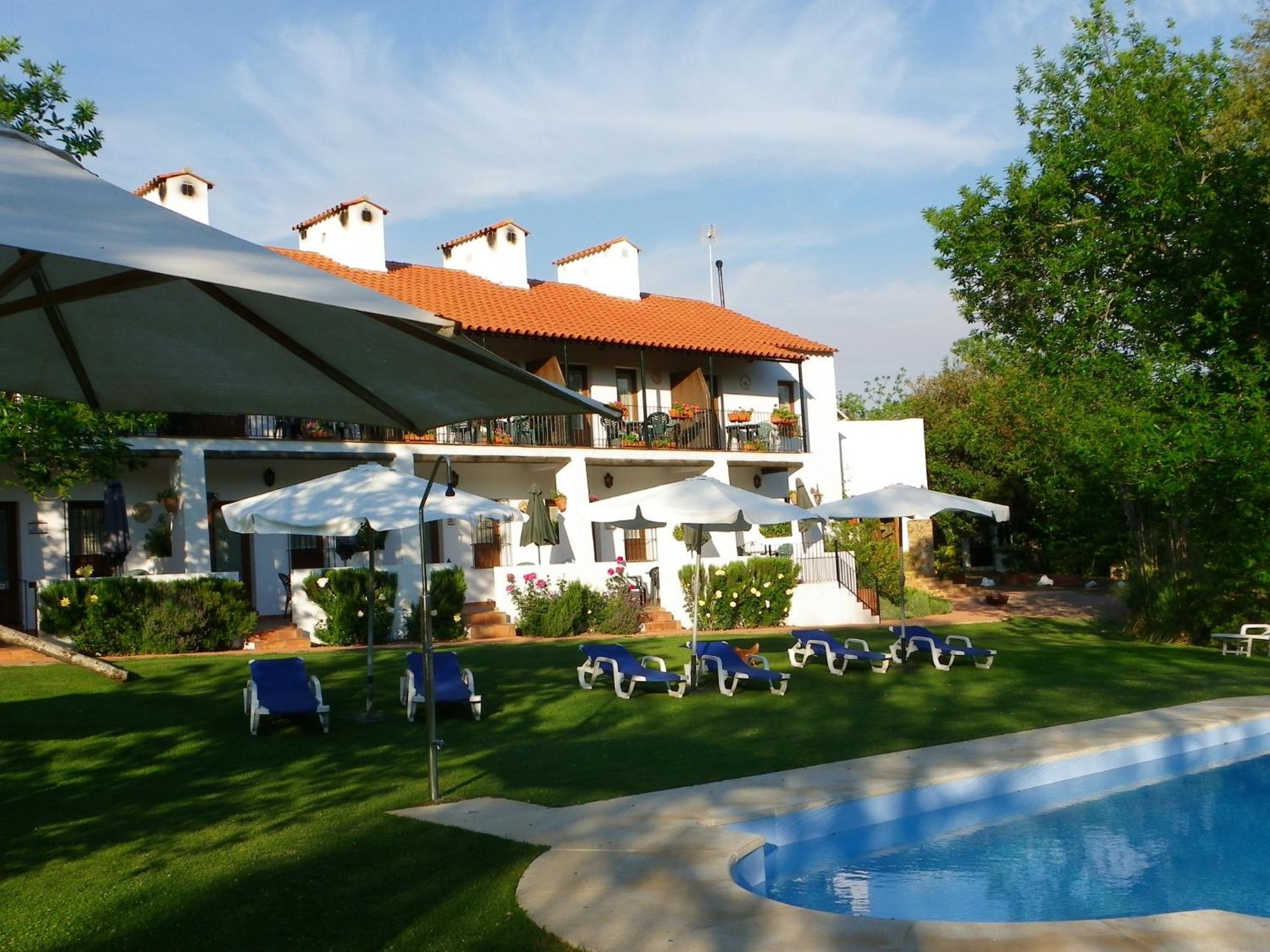 Hotel Apartamento Rural Finca La Media Legua Aracena Eksteriør billede