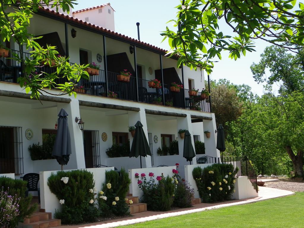 Hotel Apartamento Rural Finca La Media Legua Aracena Eksteriør billede
